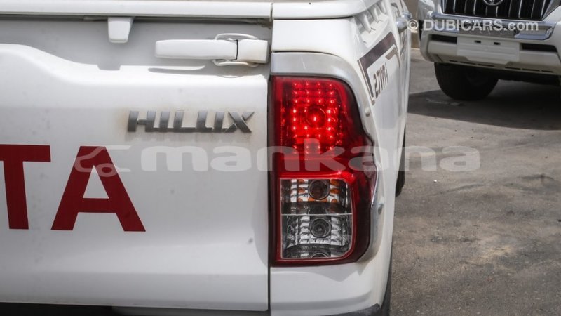 Big with watermark toyota hilux abhasia import dubai 2947