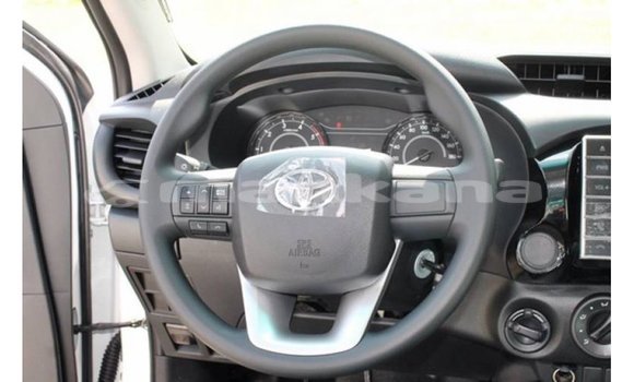 Buy Import Toyota Hilux White Car in Import - Dubai in Abhasia Buy Import Toyota Hilux White Car in Import - Dubai in Abhasia