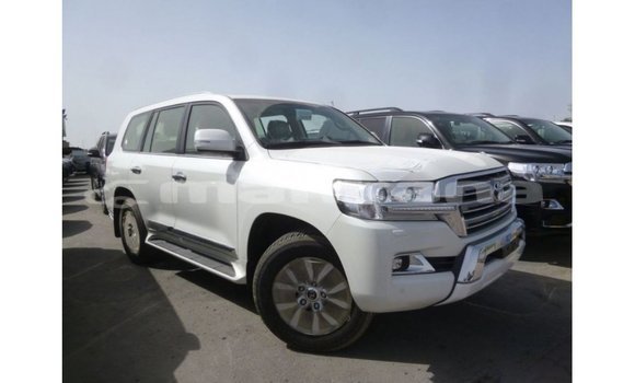 Buy Import Toyota Land Cruiser White Car in Import - Dubai in Abhasia Buy Import Toyota Land Cruiser White Car in Import - Dubai in Abhasia