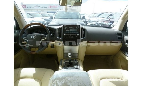 Buy Import Toyota Land Cruiser White Car in Import - Dubai in Abhasia Buy Import Toyota Land Cruiser White Car in Import - Dubai in Abhasia