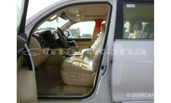 Buy Import Toyota Land Cruiser White Car in Import - Dubai in Abhasia Buy Import Toyota Land Cruiser White Car in Import - Dubai in Abhasia