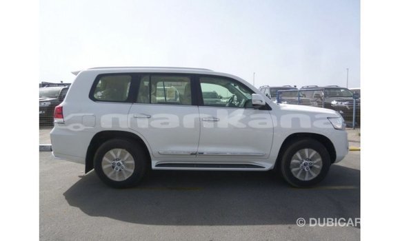Buy Import Toyota Land Cruiser White Car in Import - Dubai in Abhasia Buy Import Toyota Land Cruiser White Car in Import - Dubai in Abhasia
