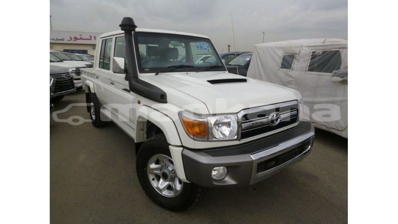 Big with watermark toyota land cruiser abhasia import dubai 2971