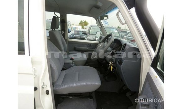 Buy Import Toyota Land Cruiser White Car in Import - Dubai in Abhasia Buy Import Toyota Land Cruiser White Car in Import - Dubai in Abhasia