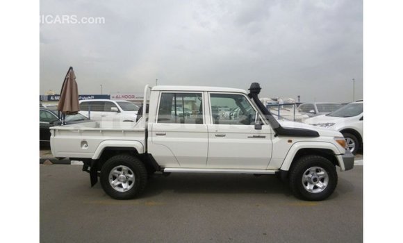 Buy Import Toyota Land Cruiser White Car in Import - Dubai in Abhasia Buy Import Toyota Land Cruiser White Car in Import - Dubai in Abhasia