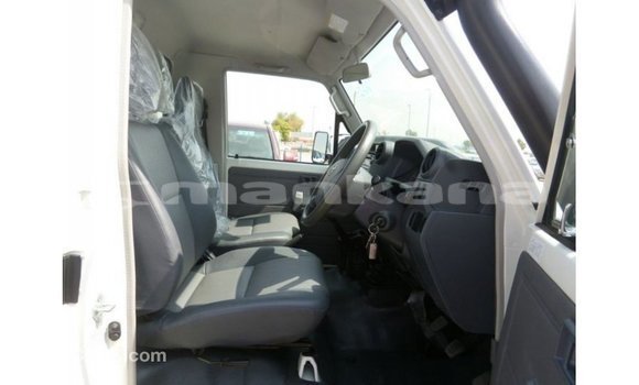 Buy Import Toyota Land Cruiser White Car in Import - Dubai in Abhasia Buy Import Toyota Land Cruiser White Car in Import - Dubai in Abhasia
