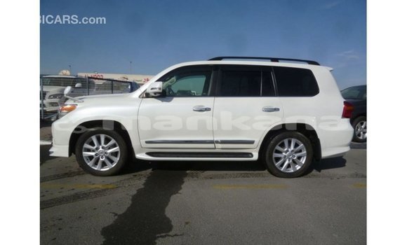 Buy Import Toyota Land Cruiser White Car in Import - Dubai in Abhasia Buy Import Toyota Land Cruiser White Car in Import - Dubai in Abhasia