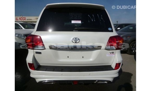 Buy Import Toyota Land Cruiser White Car in Import - Dubai in Abhasia Buy Import Toyota Land Cruiser White Car in Import - Dubai in Abhasia