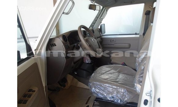 Buy Import Toyota Land Cruiser White Car in Import - Dubai in Abhasia Buy Import Toyota Land Cruiser White Car in Import - Dubai in Abhasia