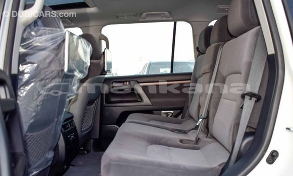 Buy Import Toyota Land Cruiser White Car in Import - Dubai in Abhasia Buy Import Toyota Land Cruiser White Car in Import - Dubai in Abhasia