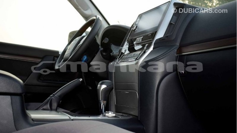 Big with watermark toyota land cruiser abhasia import dubai 2981