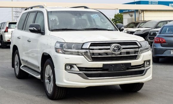 Buy Import Toyota Land Cruiser White Car in Import - Dubai in Abhasia Buy Import Toyota Land Cruiser White Car in Import - Dubai in Abhasia