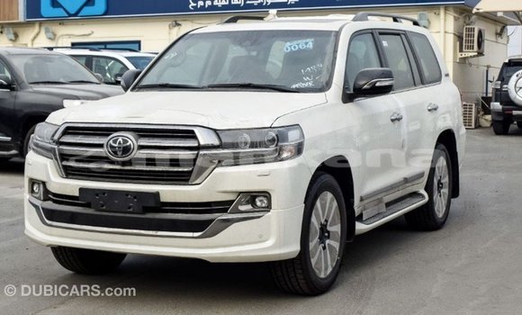 Buy Import Toyota Land Cruiser White Car in Import - Dubai in Abhasia Buy Import Toyota Land Cruiser White Car in Import - Dubai in Abhasia