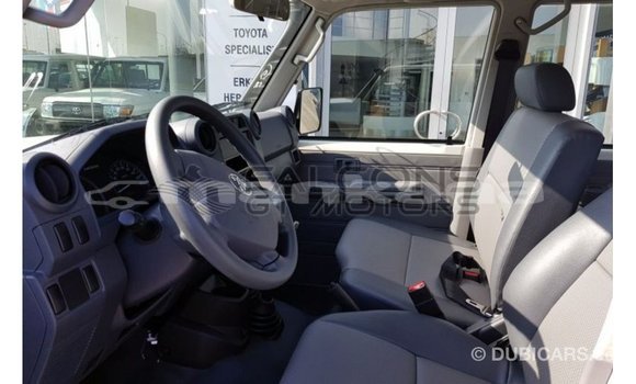 Buy Import Toyota Land Cruiser White Car in Import - Dubai in Abhasia Buy Import Toyota Land Cruiser White Car in Import - Dubai in Abhasia