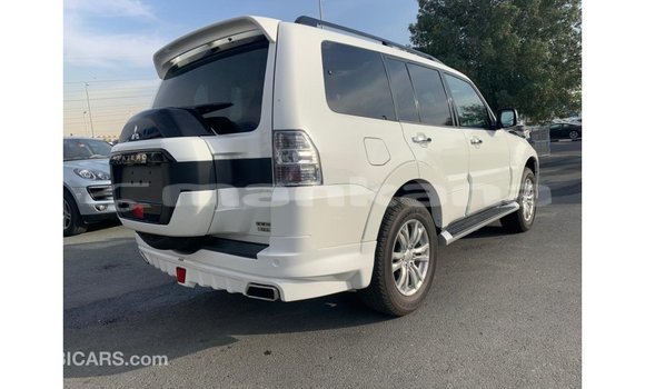Buy Import Mitsubishi Pajero White Car in Import - Dubai in Abhasia Buy Import Mitsubishi Pajero White Car in Import - Dubai in Abhasia