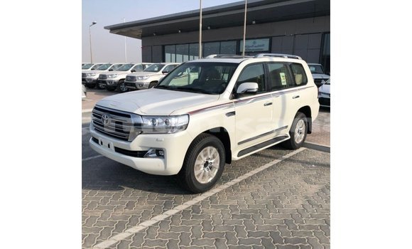 Buy Import Toyota Land Cruiser White Car in Import - Dubai in Abhasia Buy Import Toyota Land Cruiser White Car in Import - Dubai in Abhasia