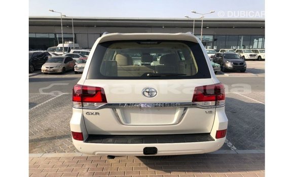 Buy Import Toyota Land Cruiser White Car in Import - Dubai in Abhasia Buy Import Toyota Land Cruiser White Car in Import - Dubai in Abhasia