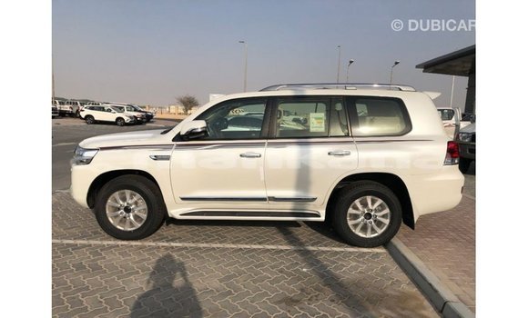 Buy Import Toyota Land Cruiser White Car in Import - Dubai in Abhasia Buy Import Toyota Land Cruiser White Car in Import - Dubai in Abhasia