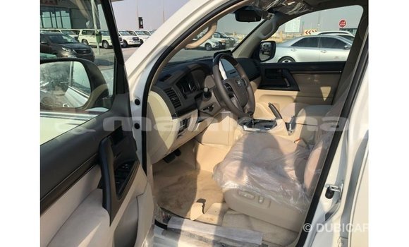 Buy Import Toyota Land Cruiser White Car in Import - Dubai in Abhasia Buy Import Toyota Land Cruiser White Car in Import - Dubai in Abhasia