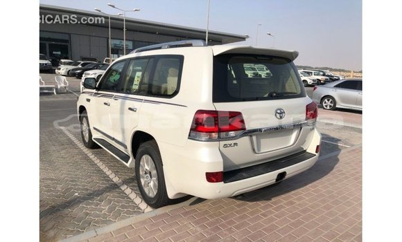 Buy Import Toyota Land Cruiser White Car in Import - Dubai in Abhasia Buy Import Toyota Land Cruiser White Car in Import - Dubai in Abhasia