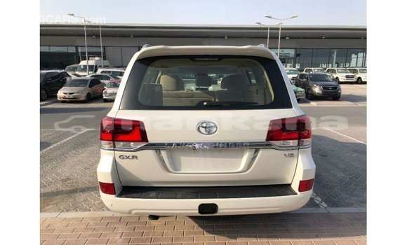 Buy Import Toyota Land Cruiser White Car in Import - Dubai in Abhasia Buy Import Toyota Land Cruiser White Car in Import - Dubai in Abhasia