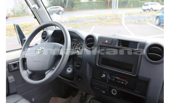Buy Import Toyota Land Cruiser White Car in Import - Dubai in Abhasia Buy Import Toyota Land Cruiser White Car in Import - Dubai in Abhasia