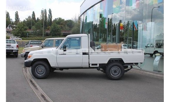 Buy Import Toyota Land Cruiser White Car in Import - Dubai in Abhasia Buy Import Toyota Land Cruiser White Car in Import - Dubai in Abhasia