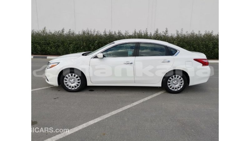 Big with watermark nissan altima abhasia import dubai 3011