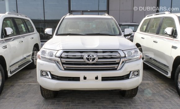 Buy Import Toyota Land Cruiser White Car in Import - Dubai in Abhasia Buy Import Toyota Land Cruiser White Car in Import - Dubai in Abhasia