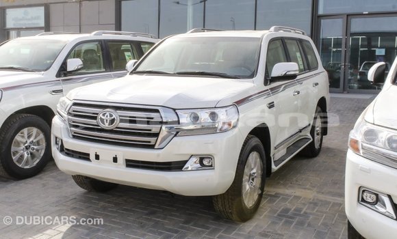Buy Import Toyota Land Cruiser White Car in Import - Dubai in Abhasia Buy Import Toyota Land Cruiser White Car in Import - Dubai in Abhasia