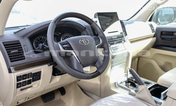 Buy Import Toyota Land Cruiser White Car in Import - Dubai in Abhasia Buy Import Toyota Land Cruiser White Car in Import - Dubai in Abhasia