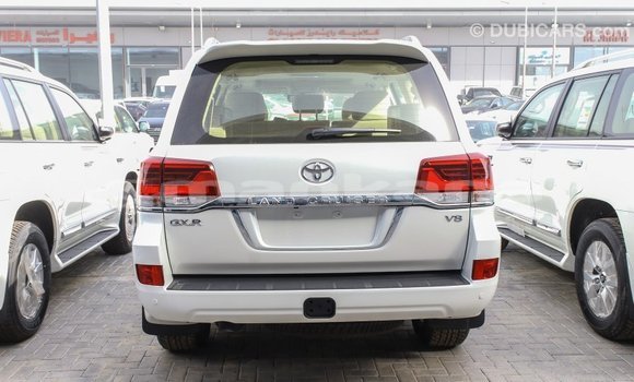 Buy Import Toyota Land Cruiser White Car in Import - Dubai in Abhasia Buy Import Toyota Land Cruiser White Car in Import - Dubai in Abhasia