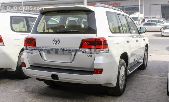 Buy Import Toyota Land Cruiser White Car in Import - Dubai in Abhasia Buy Import Toyota Land Cruiser White Car in Import - Dubai in Abhasia