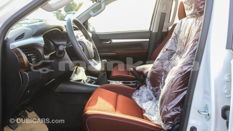 Big with watermark toyota hilux abhasia import dubai 3064