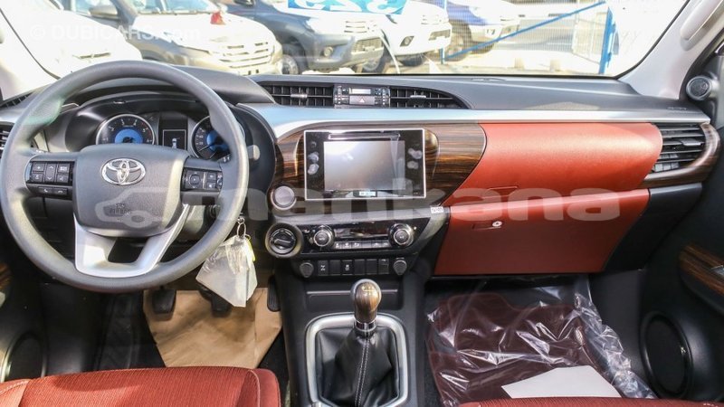 Big with watermark toyota hilux abhasia import dubai 3064