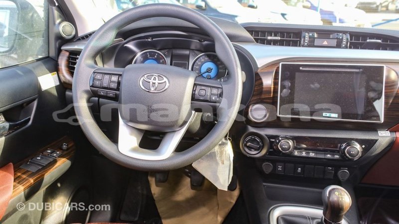 Big with watermark toyota hilux abhasia import dubai 3064