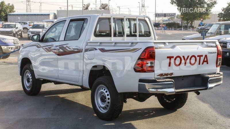 Big with watermark toyota hilux abhasia import dubai 3066