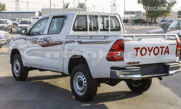 Buy Import Toyota Hilux White Car in Import - Dubai in Abhasia Buy Import Toyota Hilux White Car in Import - Dubai in Abhasia