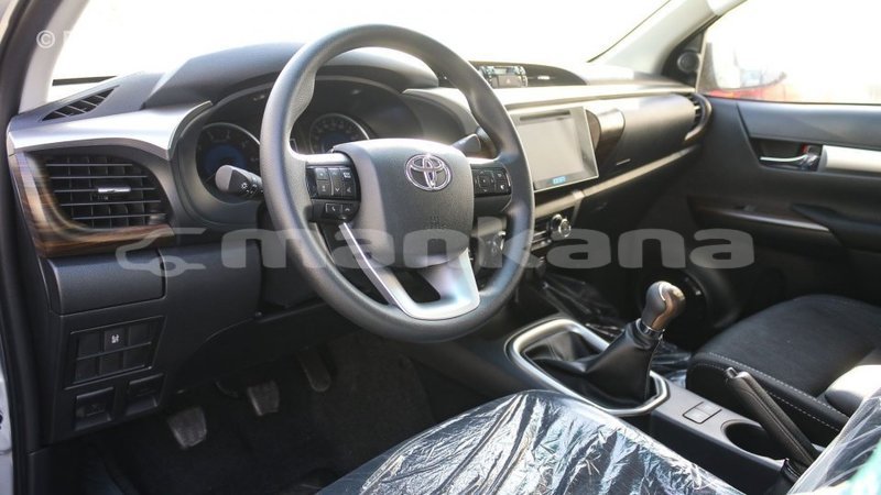 Big with watermark toyota hilux abhasia import dubai 3067