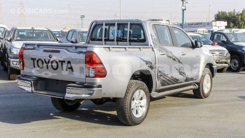 Big with watermark toyota hilux abhasia import dubai 3067