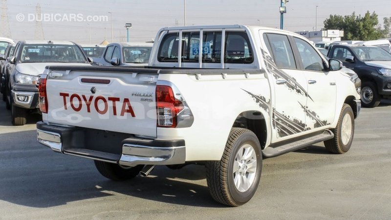 Big with watermark toyota hilux abhasia import dubai 3068