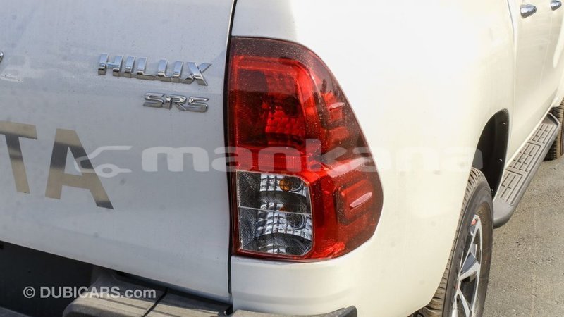 Big with watermark toyota hilux abhasia import dubai 3071