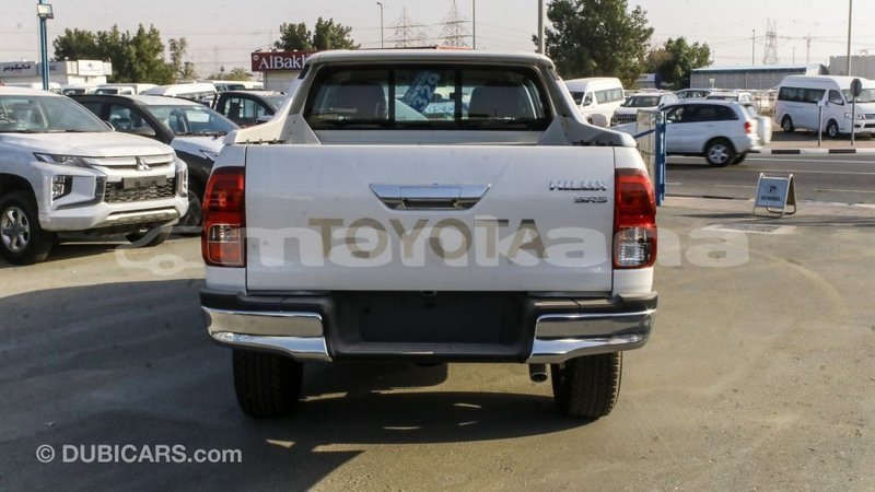 Big with watermark toyota hilux abhasia import dubai 3071