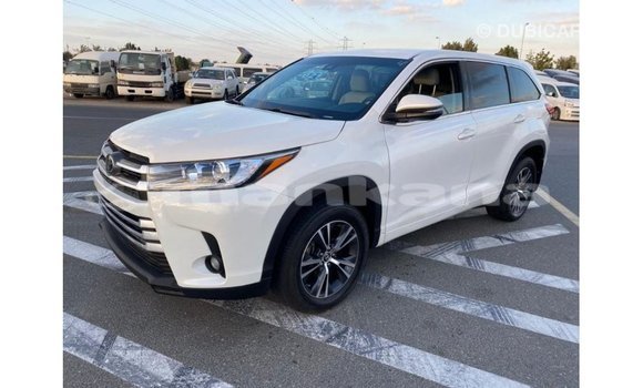 Buy Import Toyota Highlander White Car in Import - Dubai in Abhasia Buy Import Toyota Highlander White Car in Import - Dubai in Abhasia