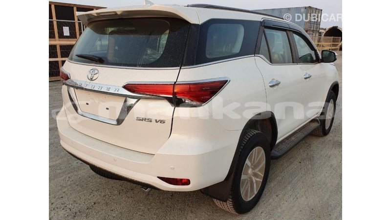 Big with watermark toyota fortuner abhasia import dubai 3106