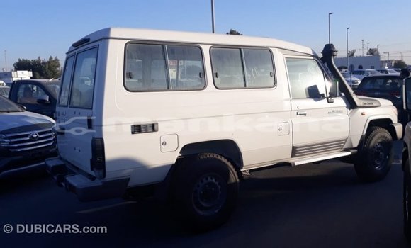 Buy Import Toyota Land Cruiser White Car in Import - Dubai in Abhasia Buy Import Toyota Land Cruiser White Car in Import - Dubai in Abhasia