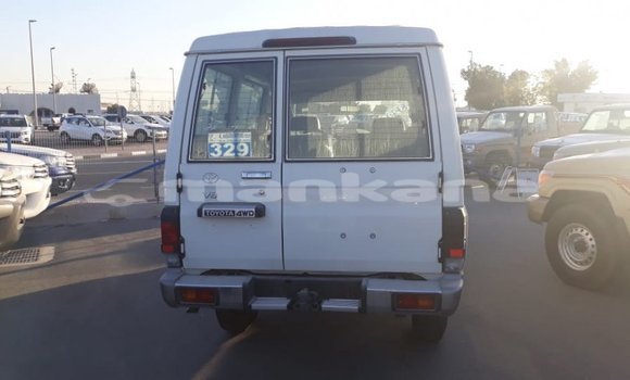 Buy Import Toyota Land Cruiser White Car in Import - Dubai in Abhasia Buy Import Toyota Land Cruiser White Car in Import - Dubai in Abhasia