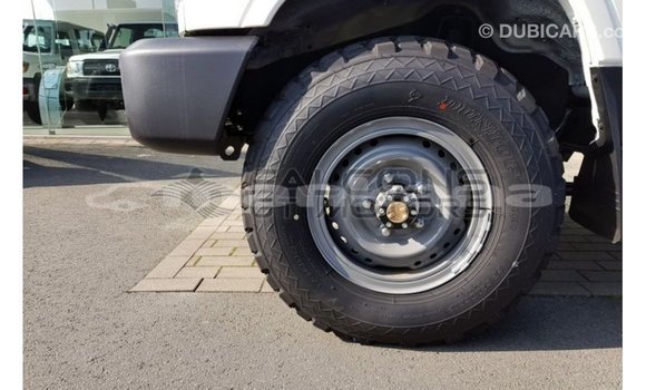 Buy Import Toyota Land Cruiser White Car in Import - Dubai in Abhasia Buy Import Toyota Land Cruiser White Car in Import - Dubai in Abhasia