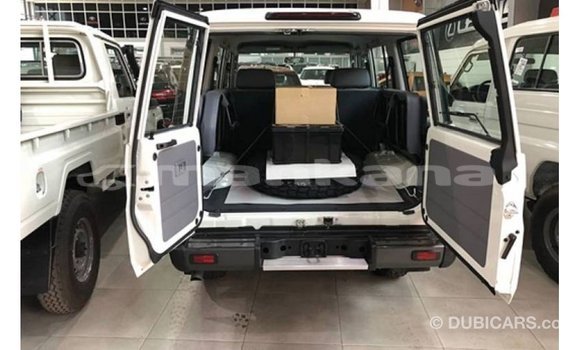 Buy Import Toyota Land Cruiser White Car in Import - Dubai in Abhasia Buy Import Toyota Land Cruiser White Car in Import - Dubai in Abhasia