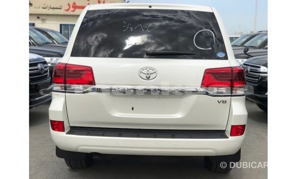 Buy Import Toyota Land Cruiser White Car in Import - Dubai in Abhasia Buy Import Toyota Land Cruiser White Car in Import - Dubai in Abhasia